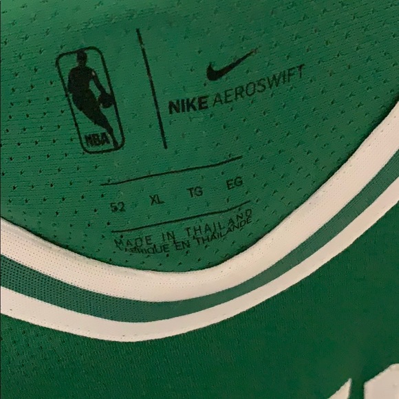Celtics Jersey Kyrie Irving 11 - Picture 6 of 6